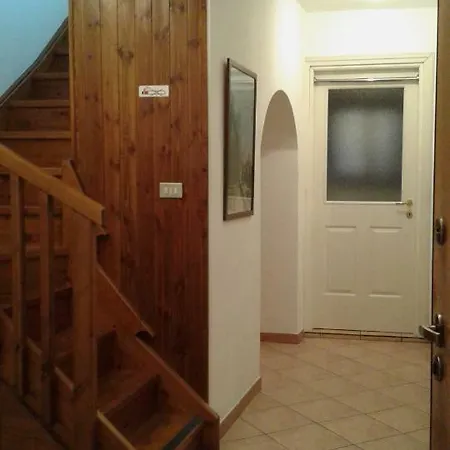Apartamento Nel Centro Storico Di Con Vista Sui Ghiacciai