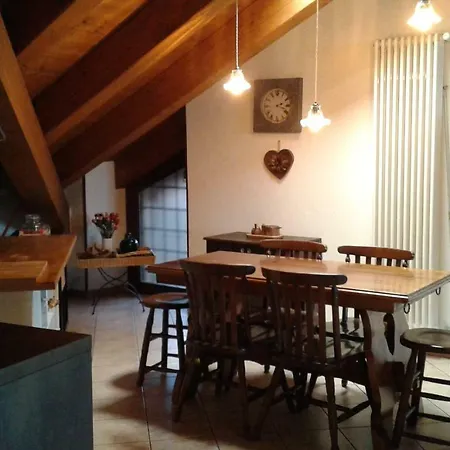 Apartment Nel Centro Storico Di Con Vista Sui Ghiacciai