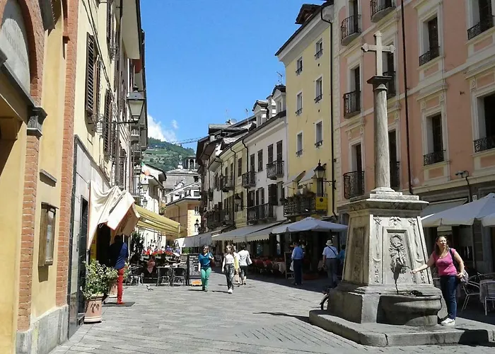 Nel Centro Storico Di Con Vista Sui Ghiacciai Apartment *