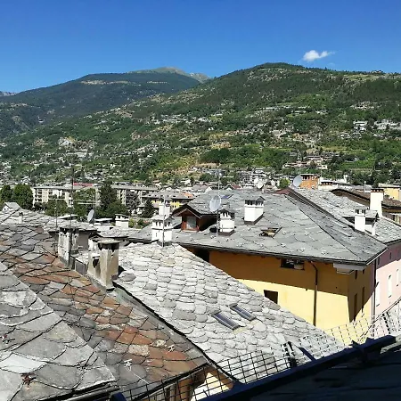 Nel Centro Storico Di Con Vista Sui Ghiacciai Apartamento