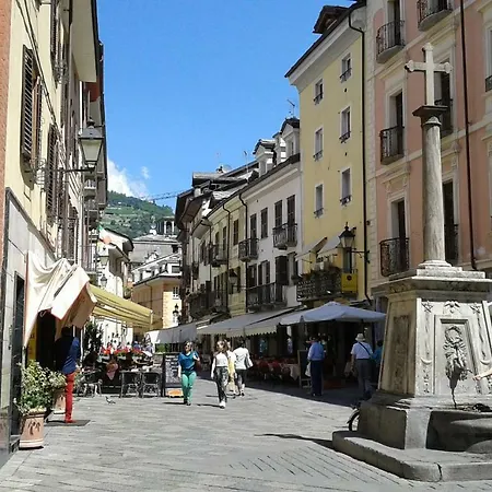 Nel Centro Storico Di Con Vista Sui Ghiacciai Apartamento *