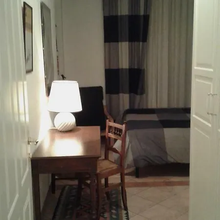 Nel Centro Storico Di Con Vista Sui Ghiacciai