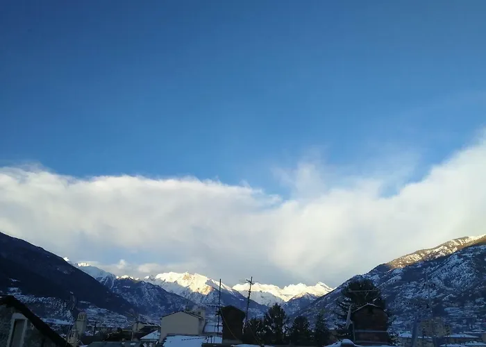 Nel Centro Storico Di Con Vista Sui Ghiacciai Apartment Aosta